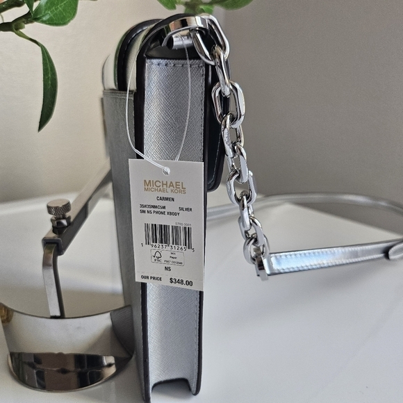 Michael kors phone crossbody - Picture 4 of 10